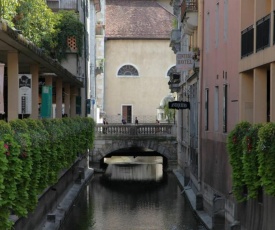 LE GRUFFAZ - Hyper centre, Balcon sur canal