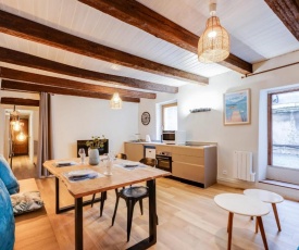Le Paquier 7 - 2 rooms in the heart of the Old Town 150m from the Lake