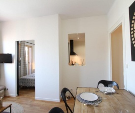 Pretty 2 rooms in the city center