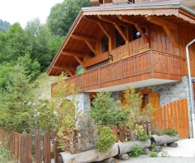 Luxurious,detached holiday home with three bathrooms and parking